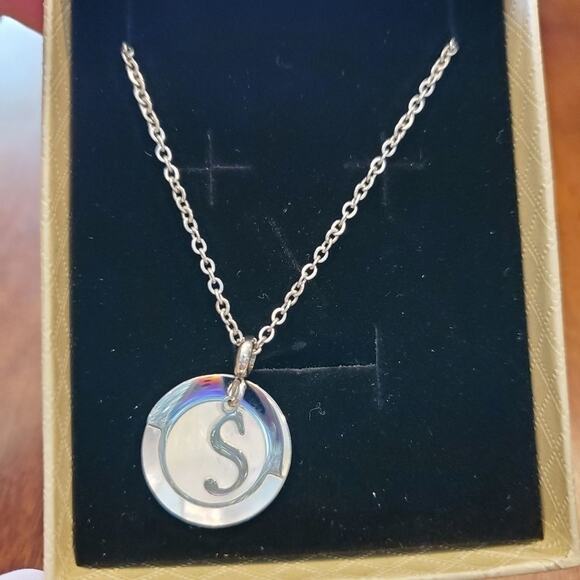 INITIAL NECKLACE - Picture 11 of 11